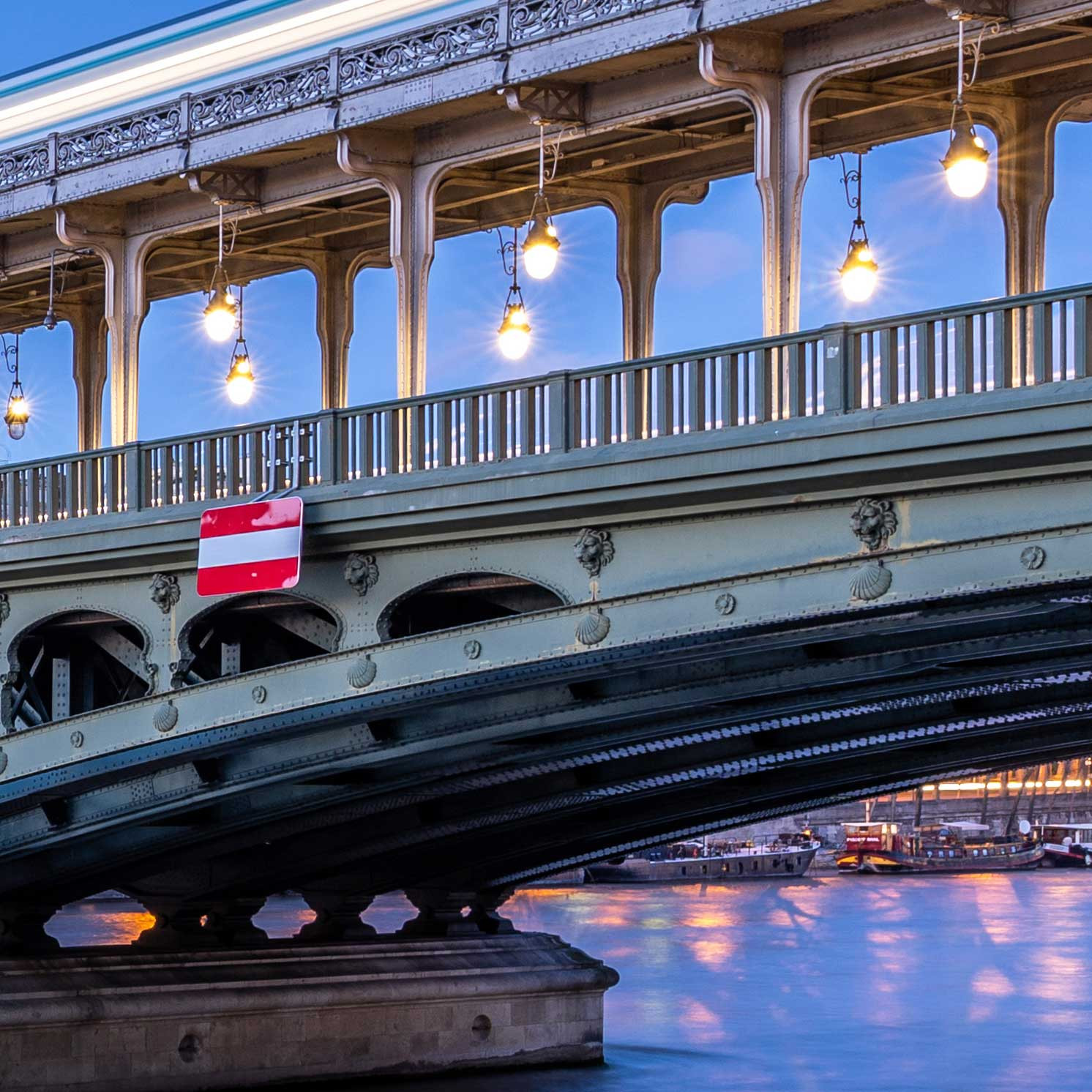 Pont Bir Hakeim, Paris