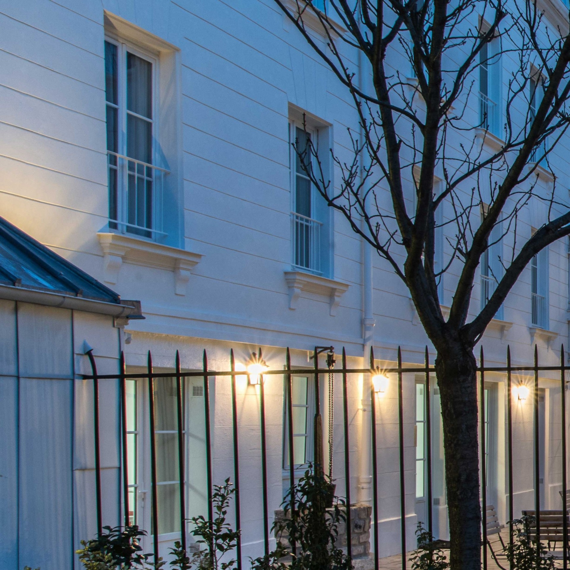 Reid Hall gardens at night