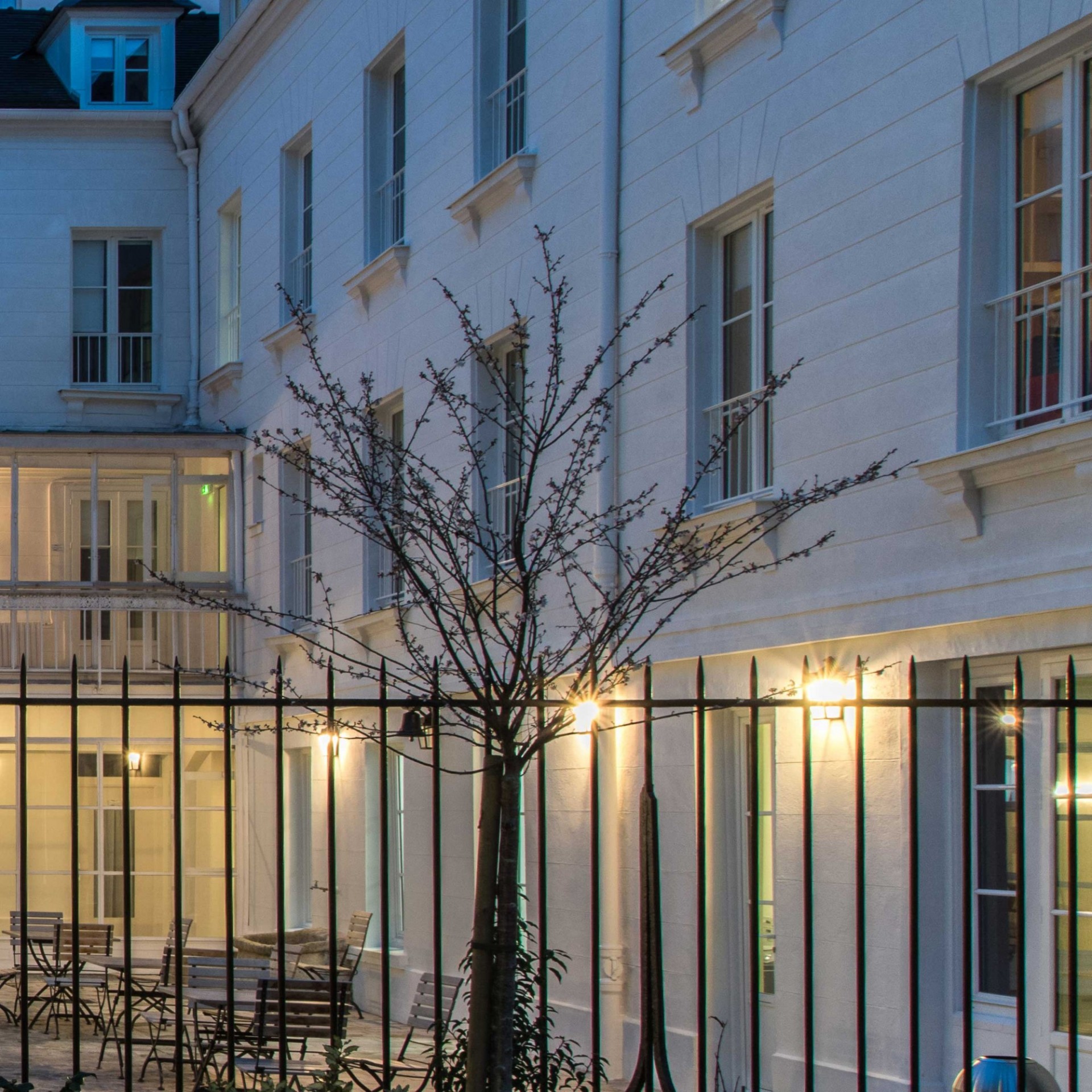 Reid Hall gardens at night
